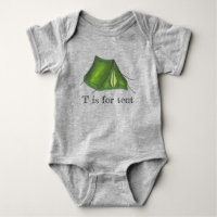 T é para o alfabeto do acampamento verde de tenda