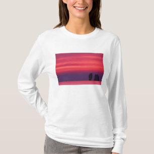 T-shirt Tailândia, Baía de Phang Nga. Céu rosa refletido n