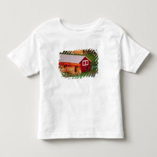 T-shirt Tarefas matinais na fazenda. EUA, Vermont,