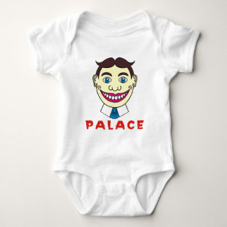 T-shirt Tillie sobre letras do palácio