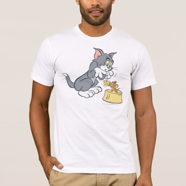 T-shirt Tom e Jerry alimentam o gato (Frente)
