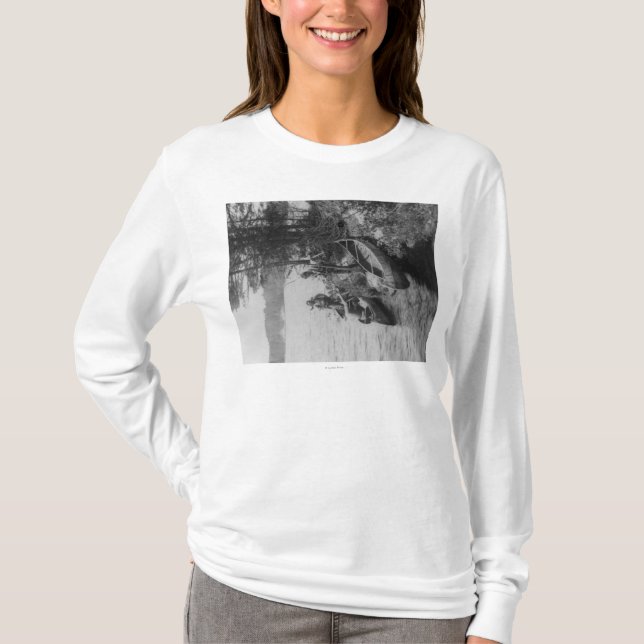 T-shirt Três caçadores com as canoas na fotografia da (Frente)