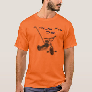 T-shirt triciclo. Monte ou morra