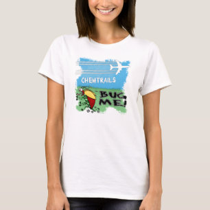 T-shirt Trilhas Químicas Me Bugam - Avião pulverizando tri
