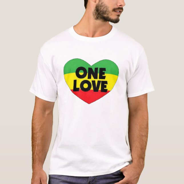 T-SHIRT UM AMOR (Frente)