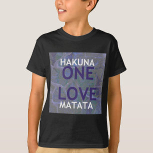 T-shirt Um Amor Hakuna Matata Swahili Azul Cinza Abstrato