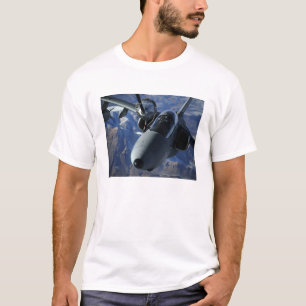 T-shirt Um AMX italiano é reabastecido por um