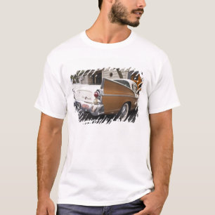 T-shirt Um carro clássico Studebaker Silver Hawk estaciona