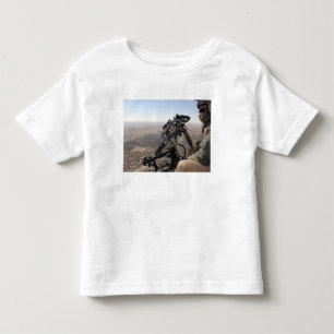 T-shirt Um chefe de grupo procura a atividade suspeito
