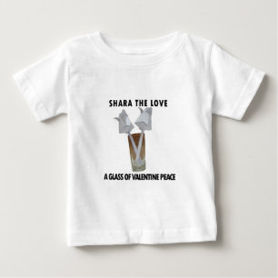 T-shirt Um copo de paz namorados.