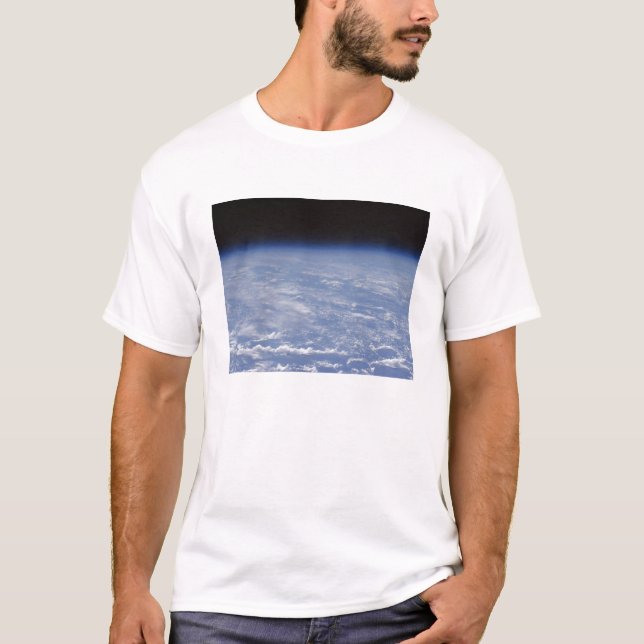 T-shirt Um horizonte oblíquo da atmosfera terrestre (Frente)