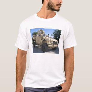 T-shirt Um Oshkosh M-ATV