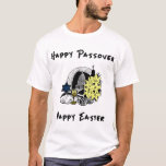 T-shirt Um Passover e uma páscoa inter-religiosos<br><div class="desc">Feriados inter-religiosos felizes do Passover e da páscoa às famílias que comemoram feriados judaicos e da páscoa.</div>