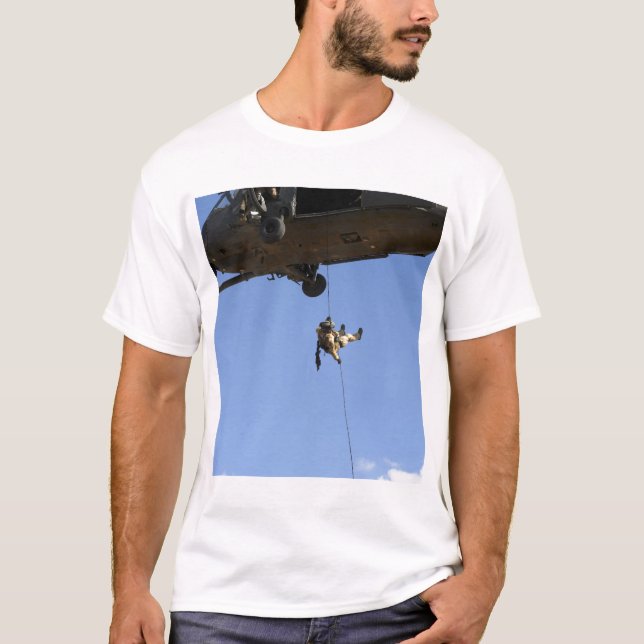 T-shirt Um rappels de um HH-60 (Frente)