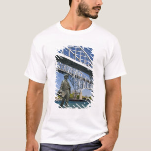 T-shirt Uma estátua de Thomas Edison pelo artista local Mi