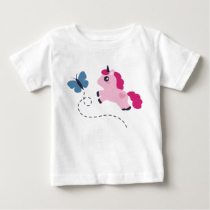 T-shirt Unicórnio Rosa Fofo com uma Borboleta