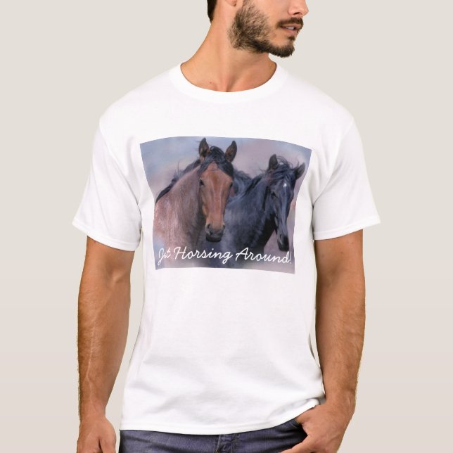 T-shirt unisex dos cavalos selvagens (Frente)