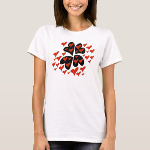 T-shirt Vermelho em Corações Pretos