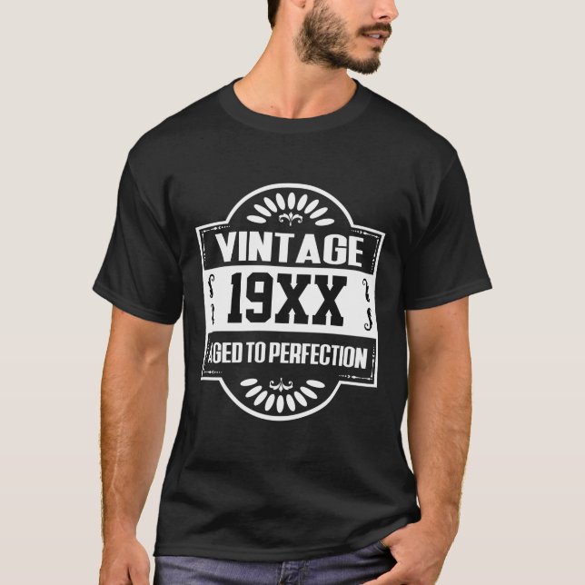 T-SHIRT VINTAGEM PERSONALIZADA COM 19XX DE IDADE (Frente)