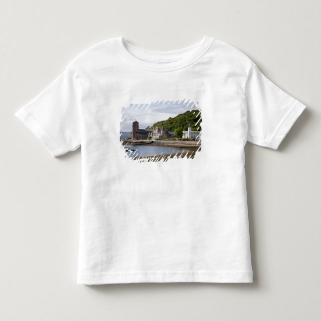 T-shirt Vista costeira com edifícios históricos, Oban, (Frente)