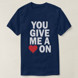 T-SHIRT VOCÊ DÁ-ME UM CORAÇÃO SOBRE