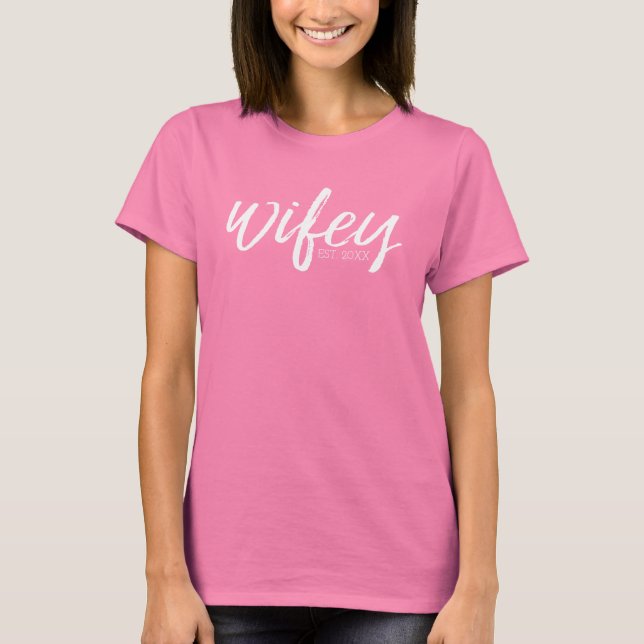 T-shirt Wifey - Caligrafia Branca Whimsical para a Noiva (Frente)