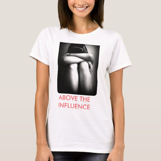 T-SHIRTS 1254564 002, ACIMA DA INFLUÊNCIA (Frente)
