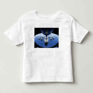 T-shirts A.A. - 17 Globemaster III recebem o combustível