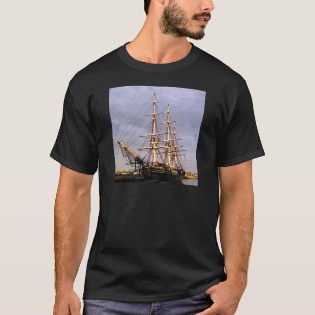 T-shirts A Amizade de Salem (Frente)