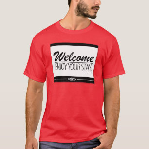 T-shirts A boa vinda aprecia seu T do vermelho do Doormat