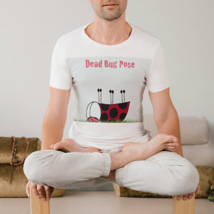 T-shirts A Ilustração de Perda do Inseto Morto Yoga