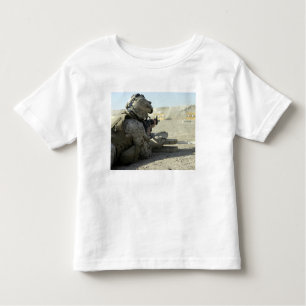 T-shirts A Marine dispara uma espingarda de serviço M16A2