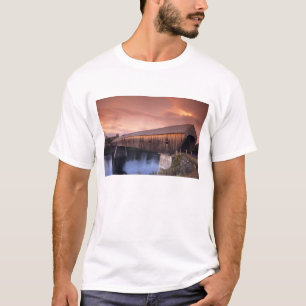 T-shirts A ponte coberta mais longa dos Estados Unidos