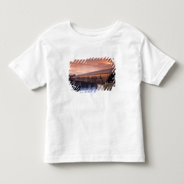 T-shirts A ponte coberta mais longa nos Estados Unidos (Frente)