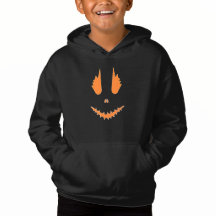 a roupa do skate da moagem ostenta o logotipo