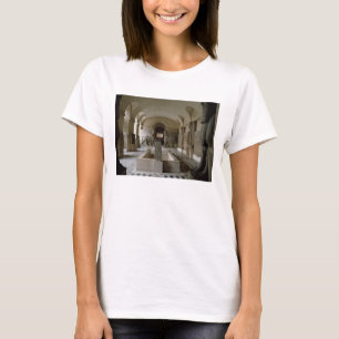 T-shirts A sala Assyrian no Louvre em Paris (foto)