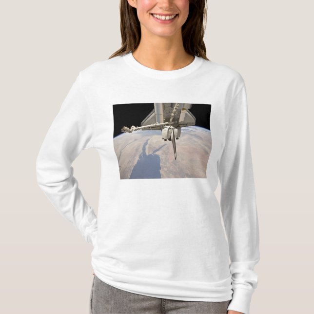 T-shirts A seção de jangada do ônibus espacial encaixado (Frente)