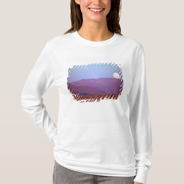 T-shirts África, Namíbia, Sossusvlei. Uma lua cheia repousa (Frente)