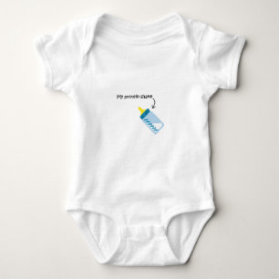 T-shirts Agitação engraçada da proteína da garrafa de l