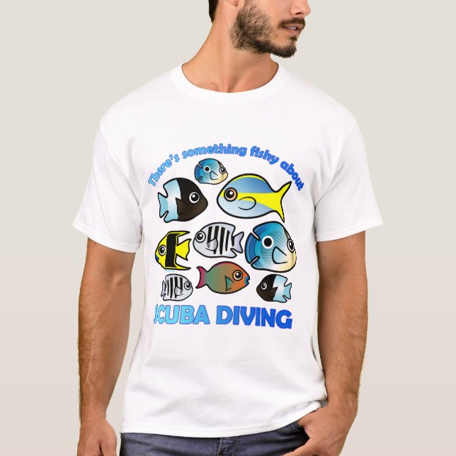 T-shirts Algo Fishy Sobre Scuba (Frente)