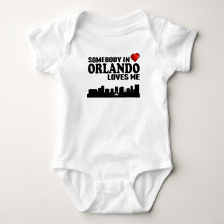 T-shirts Alguém em Orlando ama-me