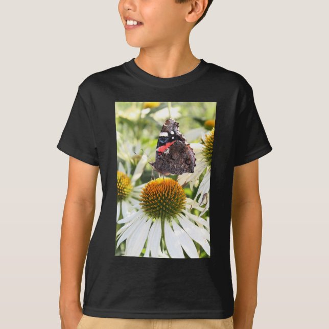 T-shirts Almirante Borboleta sobre Flor (Frente)