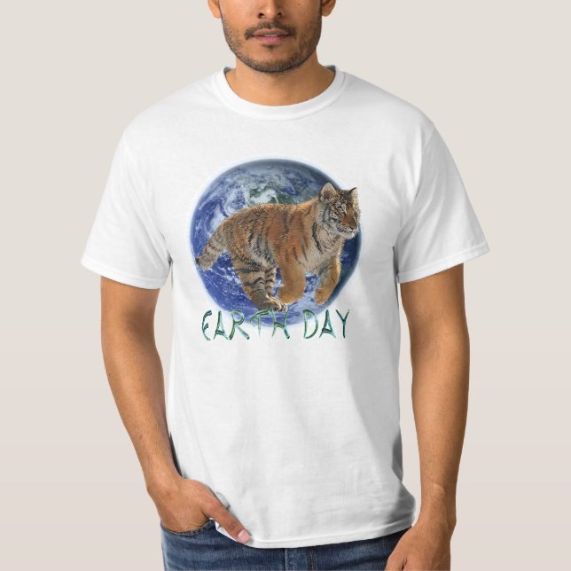 T-shirts Amur Tiger Cub & Planet Earth Day Willife Shirt (Frente)