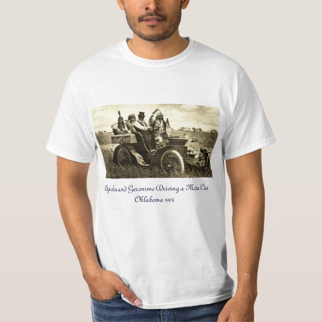 T-SHIRTS APACHES E GERONIMO CONDUZINDO UM CARRO A MOTOR (Frente)