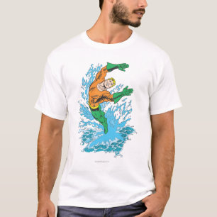 T-shirts Aquaman salta na onda