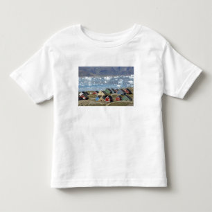 T-shirts Arquitetura colorida da cidade, Narsaq,