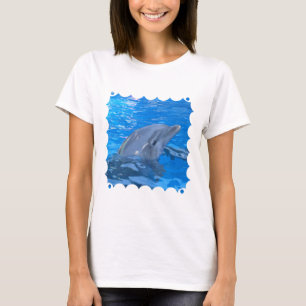 T-shirts As senhoras do golfinho de Bottlenose couberam o