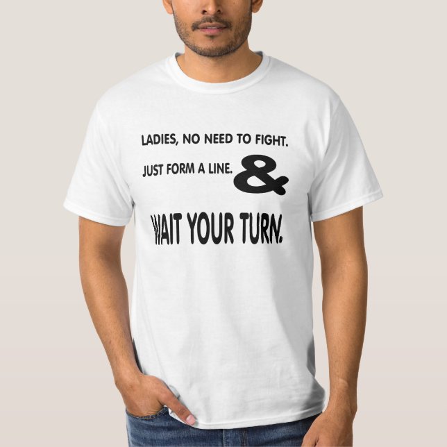 T-shirts As senhoras formam uma linha e uma espera (Frente)