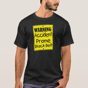 T-shirts Aviso de Acidente com Cinto Preto