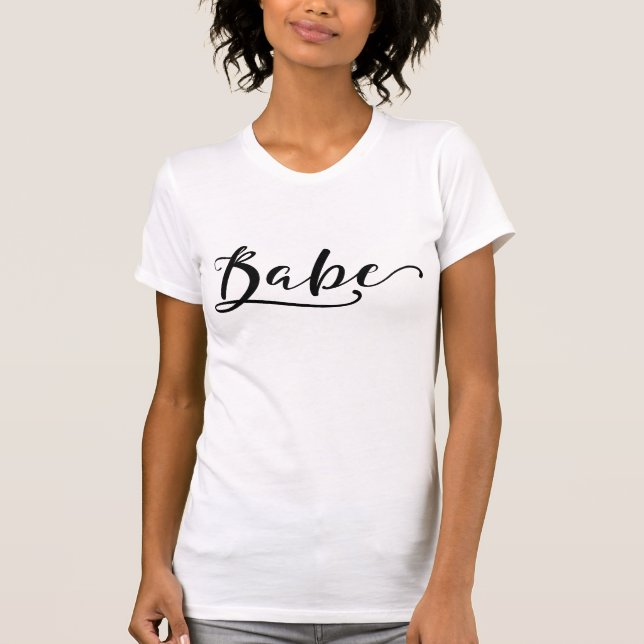T-shirts BABE Caligrafia Moderna Chic Preta Tendência (Frente)